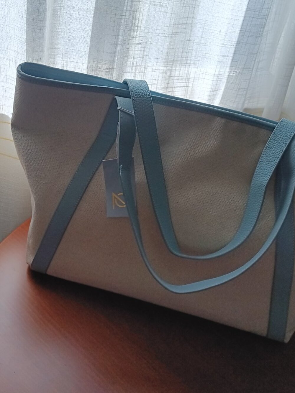 NWT Neely and Chloe Travel Tote Light Blue Pebbled Leather & White Canvas - Picture 4 of 10